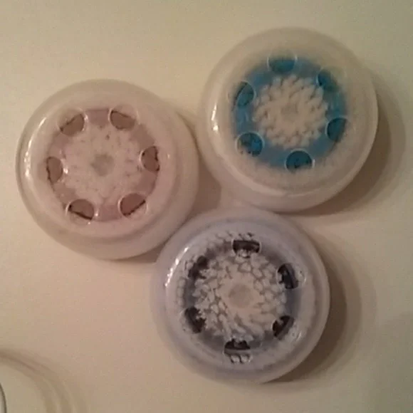 Clarisonic mia pink, 4 brushes amd charger